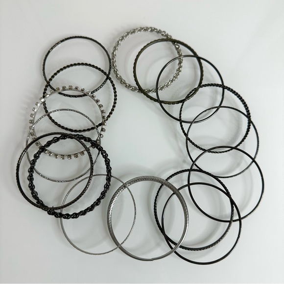 Set of 15 bangle bracelets - silver and dark copper colored bangle bracelets - Picture 3 of 3